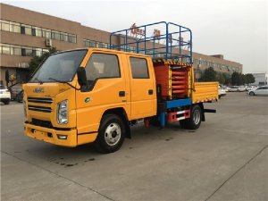 江鈴10米剪叉式升降平臺(tái)高空作業(yè)車