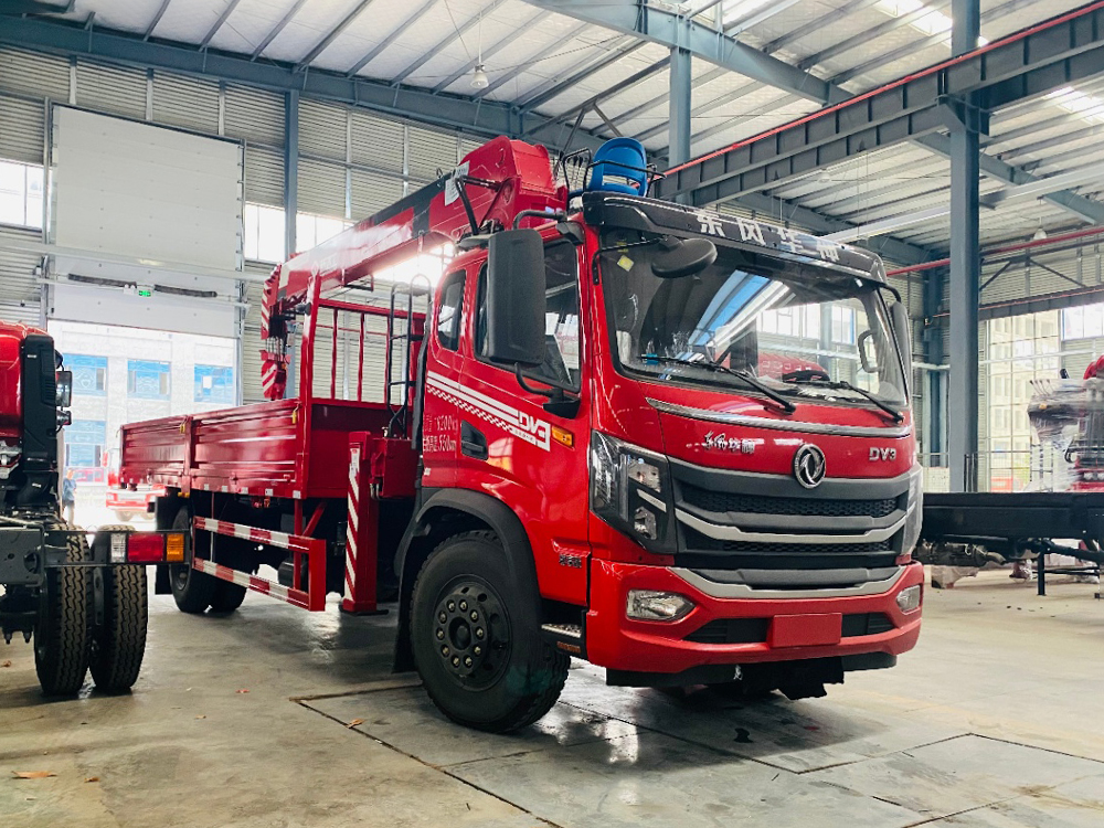 東風(fēng)DV3新飛工8噸四節(jié)直臂吊機(jī)隨車吊