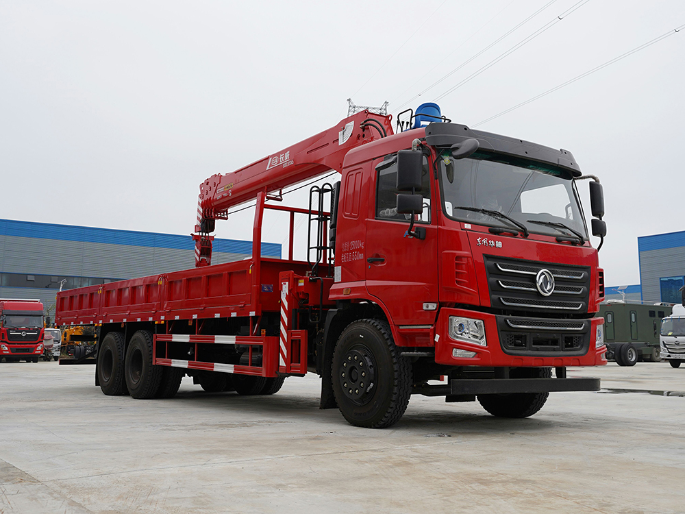 東風(fēng)華神F5后雙橋長(zhǎng)威12噸五節(jié)直臂吊機(jī)隨車吊