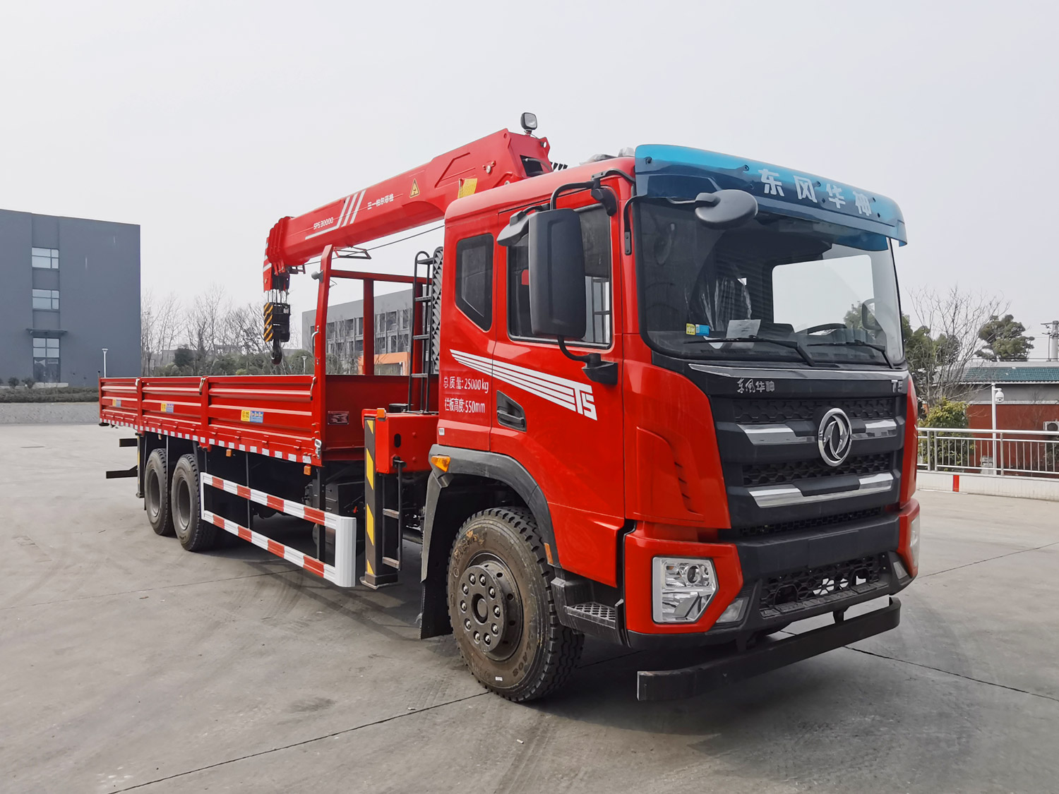 東風(fēng)華神T5后雙橋三一12噸直臂式吊機(jī)隨車(chē)吊