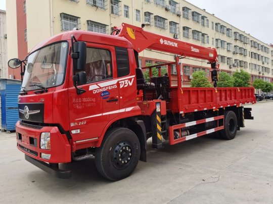 東風專底D3V單橋宏昌天馬10噸四節(jié)臂吊機隨車吊