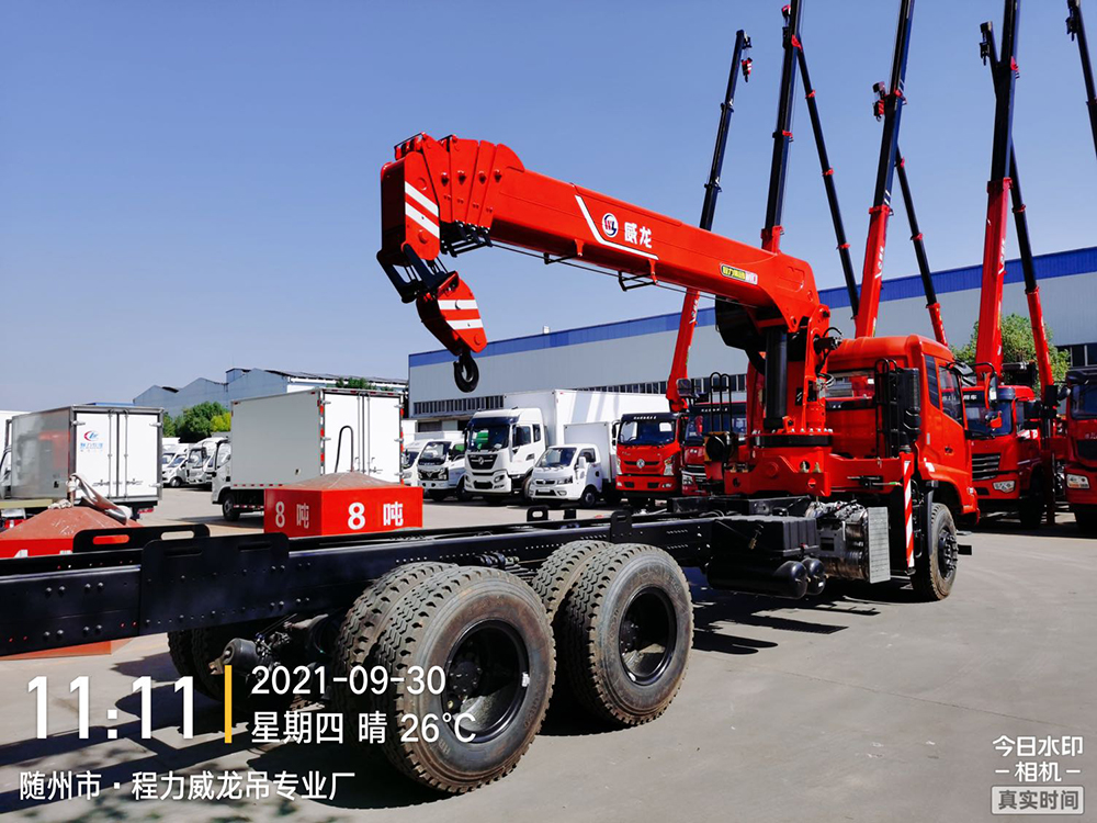 東風(fēng)天錦后八輪威龍12噸 5節(jié)臂吊機(jī)隨車吊