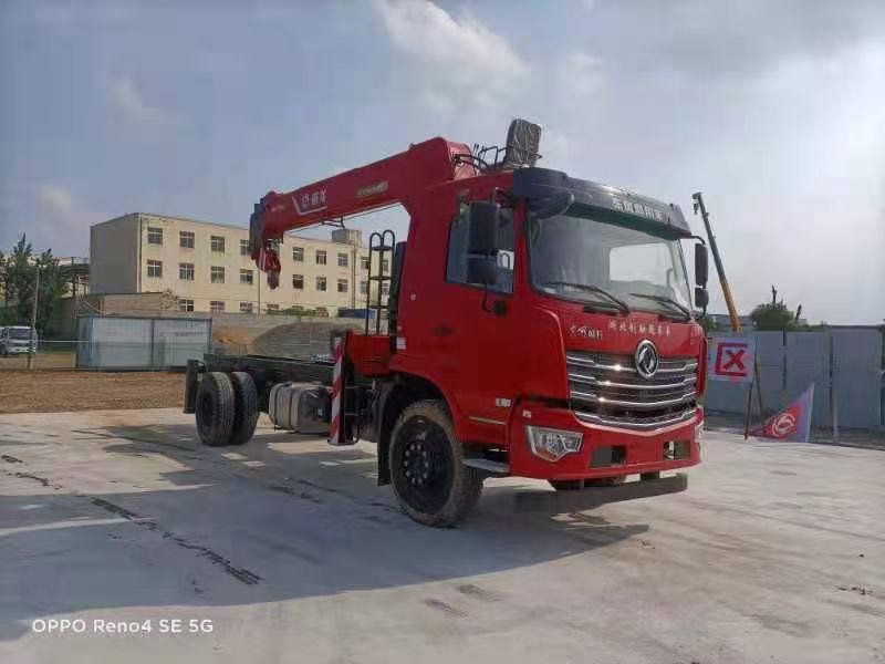 東風(fēng)暢行D3威龍10噸5節(jié)臂吊機(jī)隨車吊