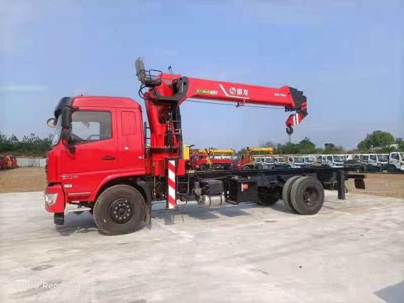 東風(fēng)暢行D3威龍10噸5節(jié)臂吊機(jī)隨車吊