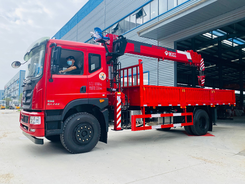 東風T5后雙橋新飛工12噸五節(jié)直臂吊機隨車吊