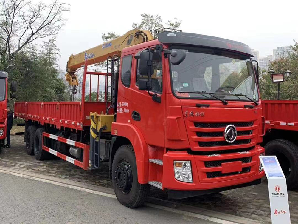東風(fēng)錦程V6后八輪徐工12噸四節(jié)M系直臂吊機隨車吊
