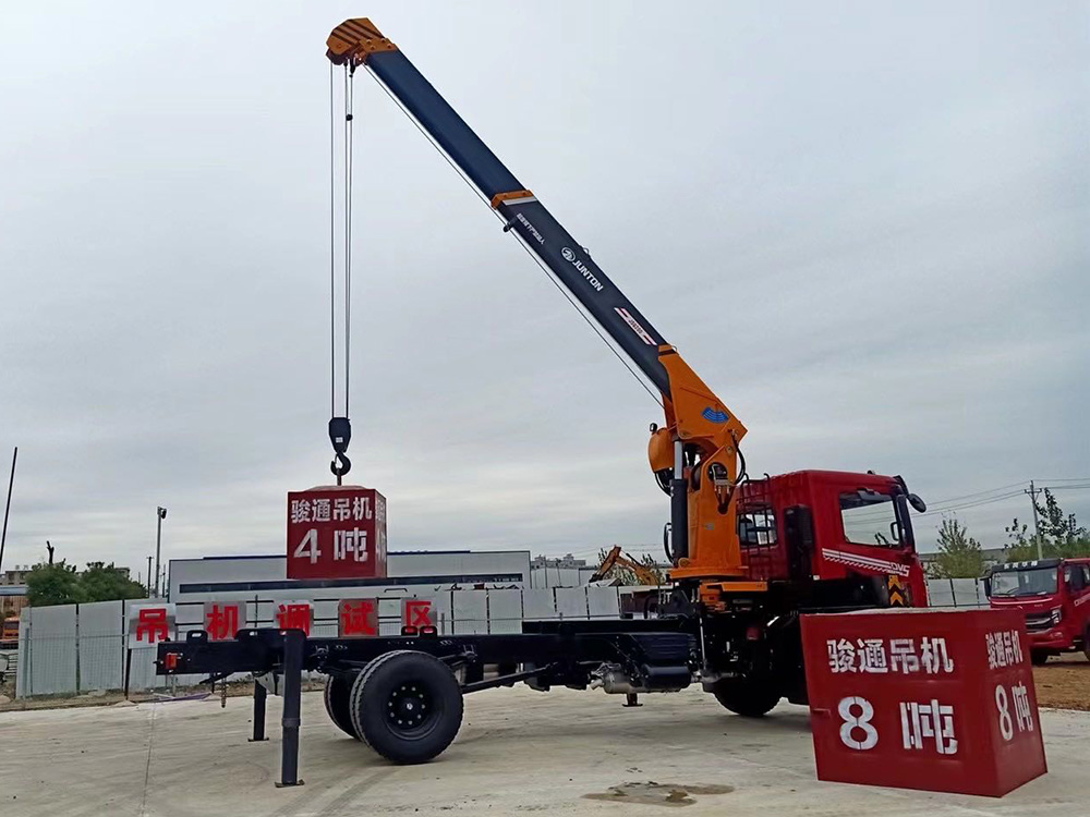 東風(fēng)華神DV5駿通8噸4節(jié)吊機(jī)隨車吊
