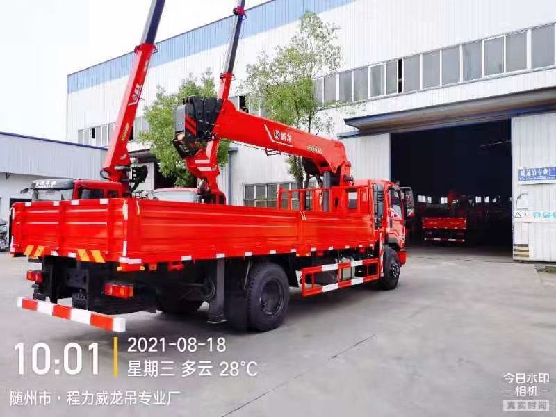 東風(fēng)暢行D1威龍8噸5節(jié)臂吊機(jī)隨車吊