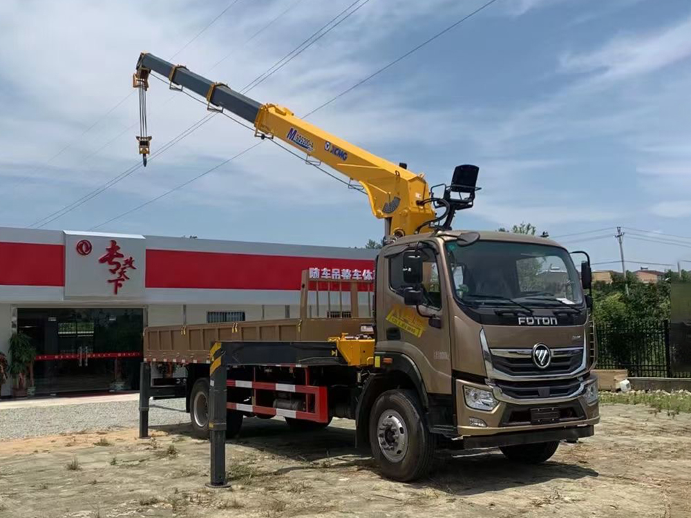 福田奧鈴單橋徐工8噸四節(jié)直臂吊機(jī)隨車吊