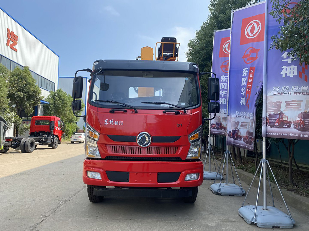 東風暢行D1單橋駿通8噸四節(jié)臂吊機隨車吊