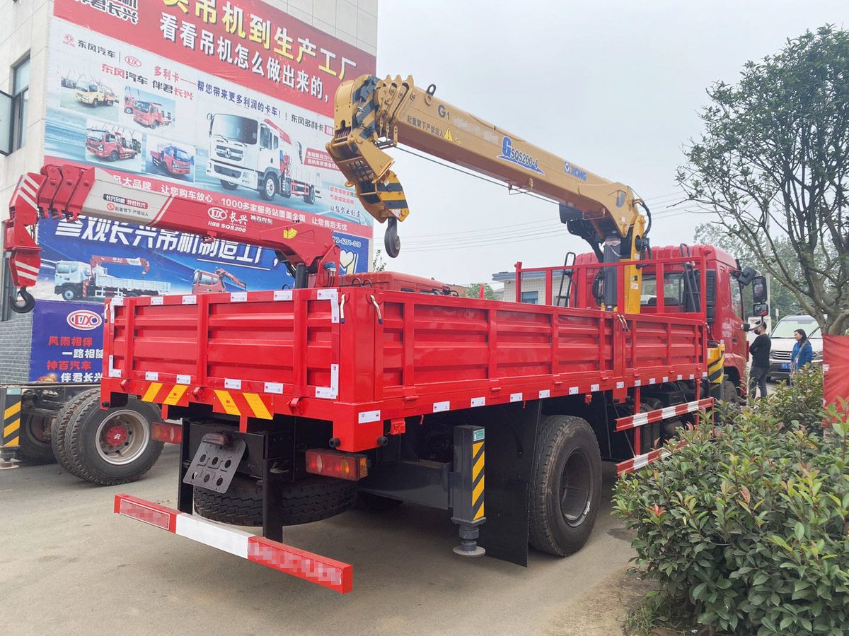 東風(fēng)華神F5排半徐工8噸直臂式吊機(jī)隨車吊