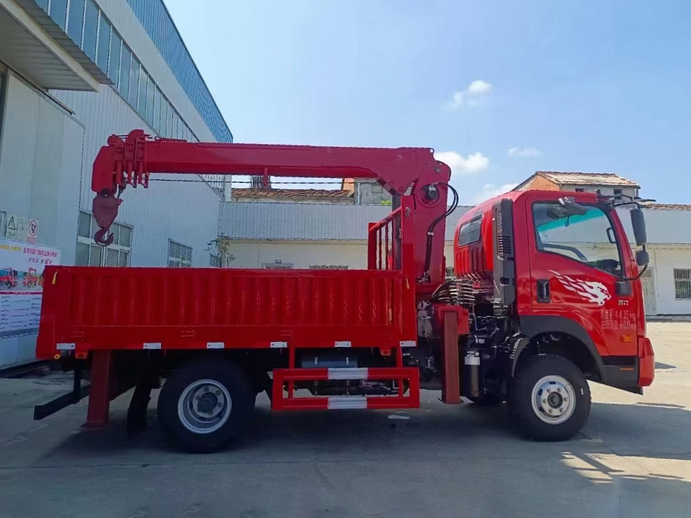 重汽藍(lán)牌長威5噸四節(jié)直臂吊機(jī)隨車吊