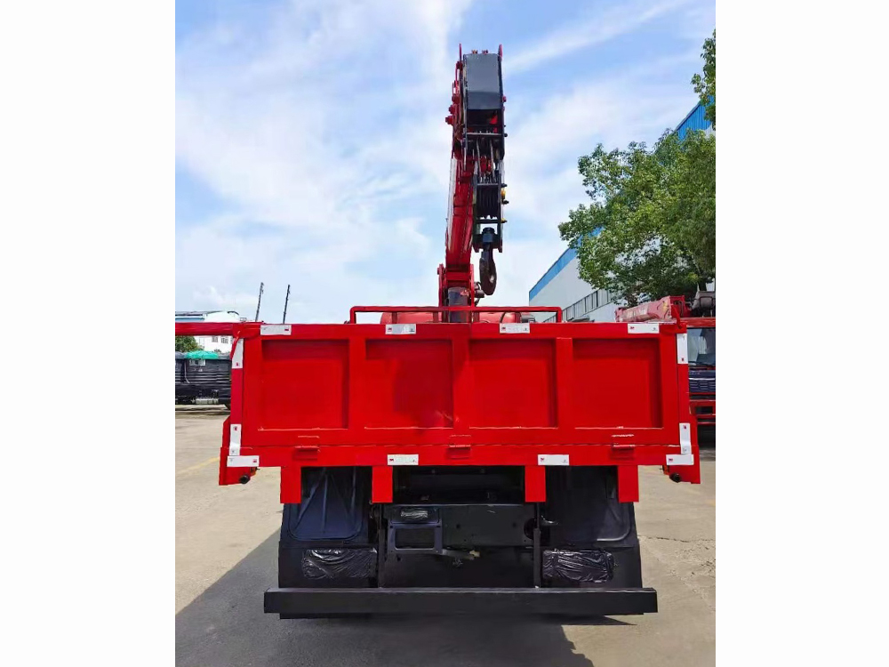重汽藍(lán)牌長威5噸四節(jié)直臂吊機(jī)隨車吊