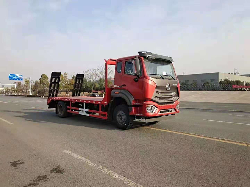 重汽豪沃新款平板運(yùn)輸車