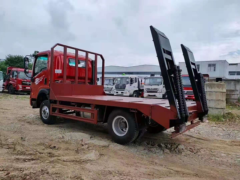 重汽王牌藍牌平板運輸車
