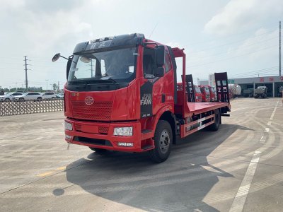 解放J6L平板車(chē)運(yùn)輸車(chē)