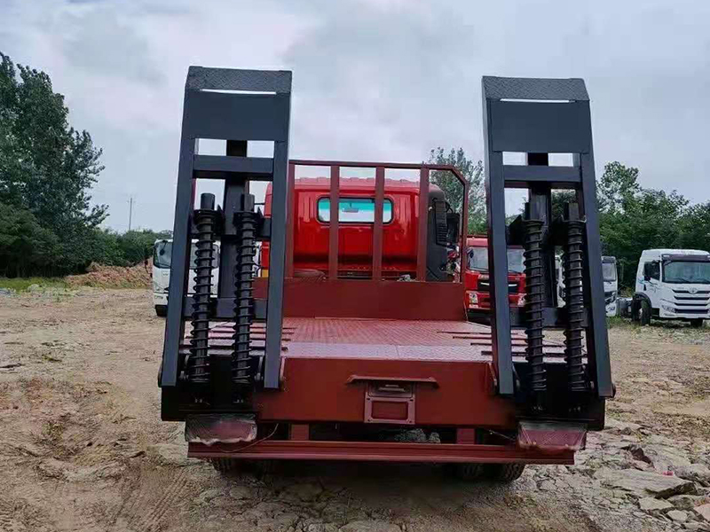 重汽王牌藍牌平板運輸車