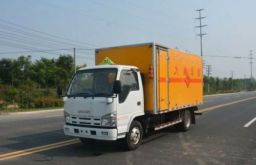 慶鈴五十鈴藍(lán)牌4.1米爆破器材運(yùn)輸車