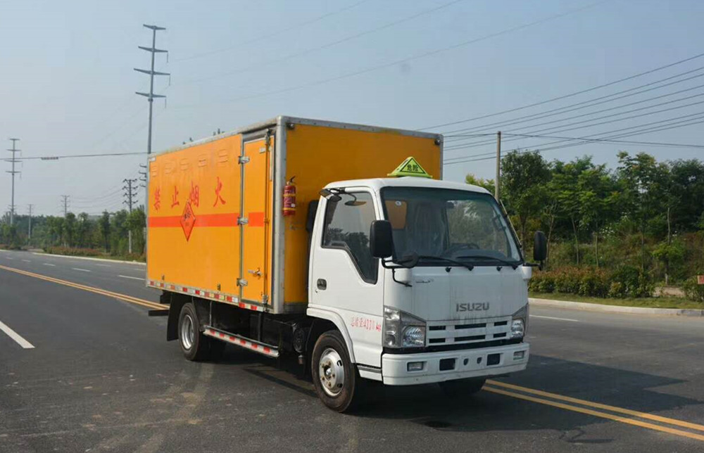 慶鈴五十鈴藍牌4.1米爆破器材運輸車