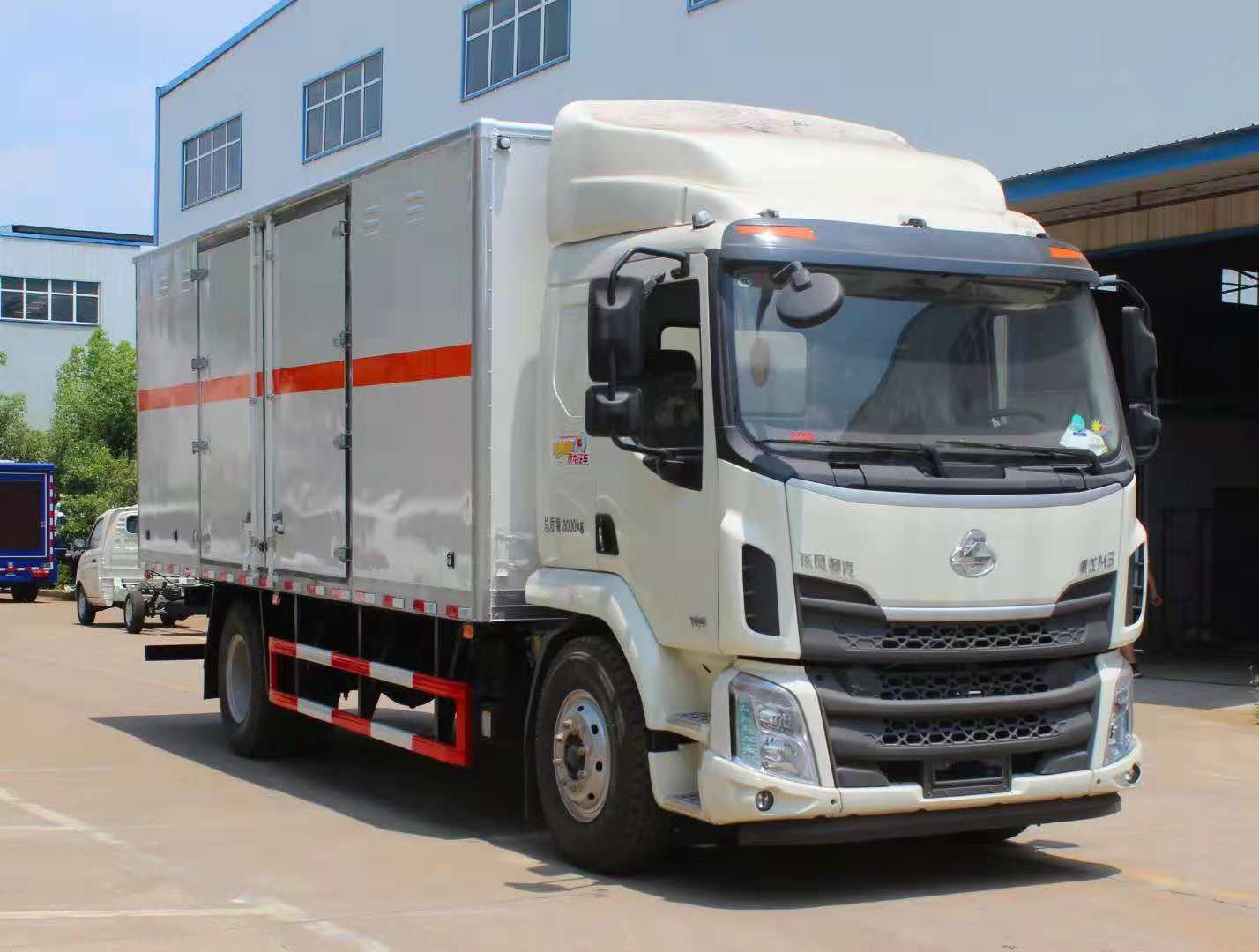東風(fēng)柳汽毒性氣體廂式運(yùn)輸車(chē)