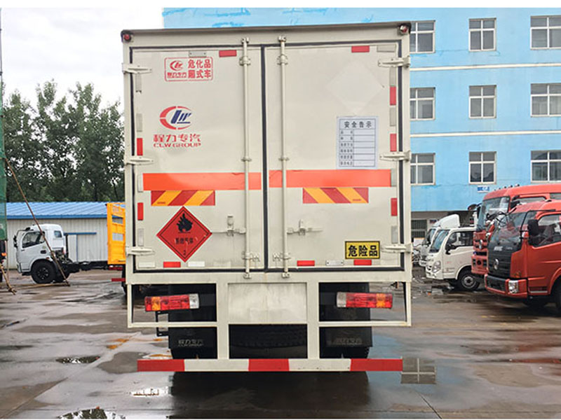 解放6.2米爆破器材車