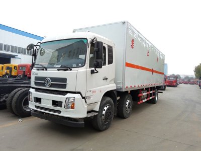 東風(fēng)天錦8.6米氣體廂式車