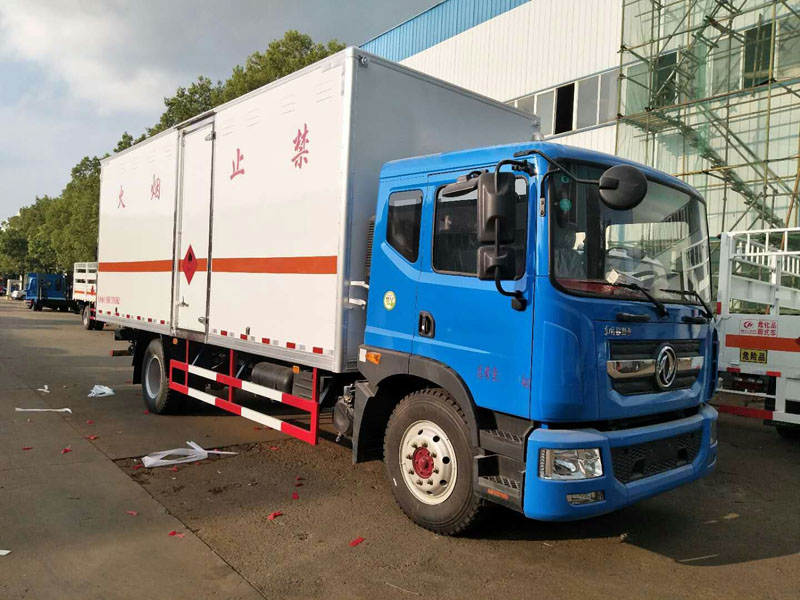 東風(fēng)6.3米氣體廂式車(chē)