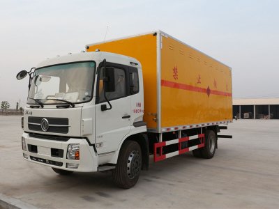 東風(fēng)天錦6.2米爆破器材車