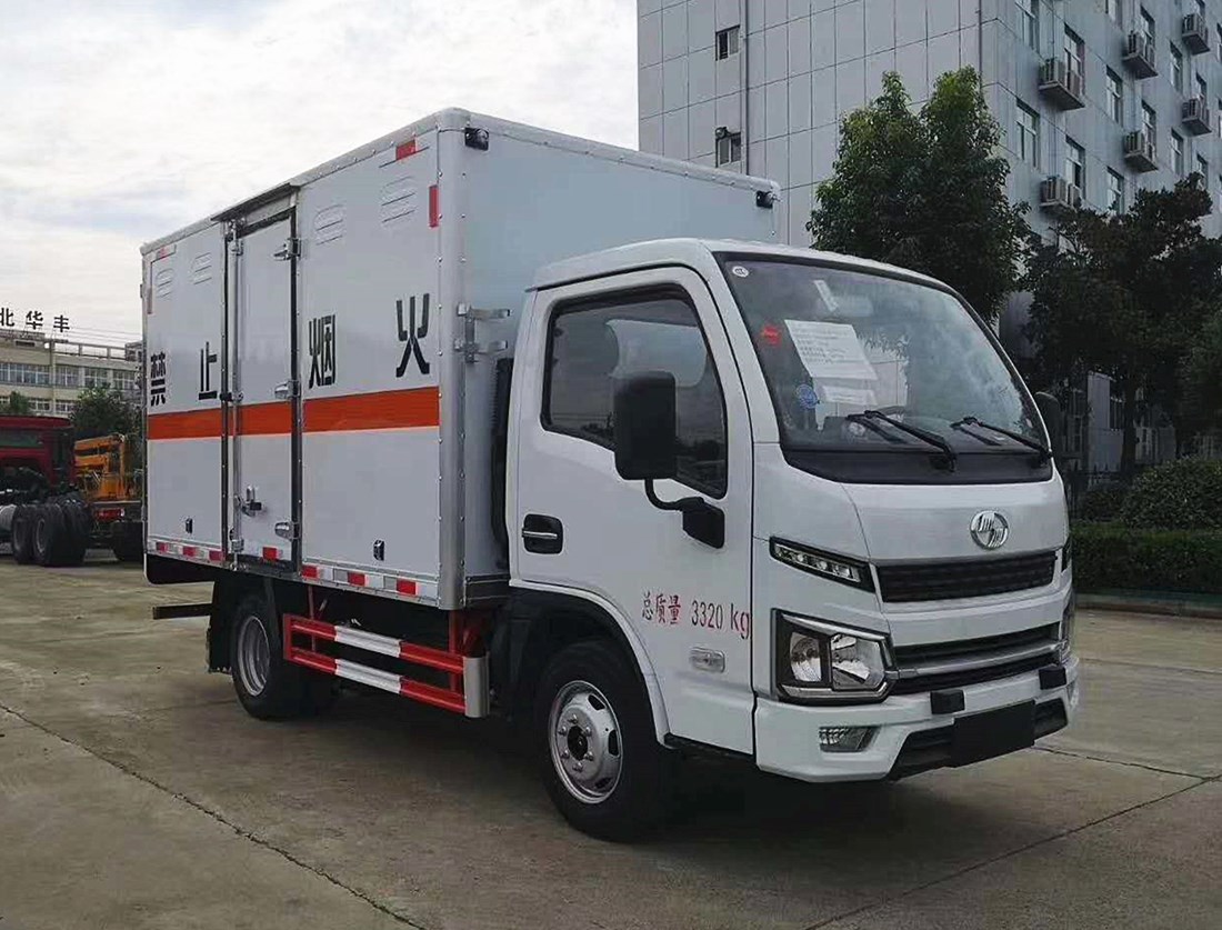 上汽躍進(jìn)3米貨廂爆破器材運(yùn)輸車