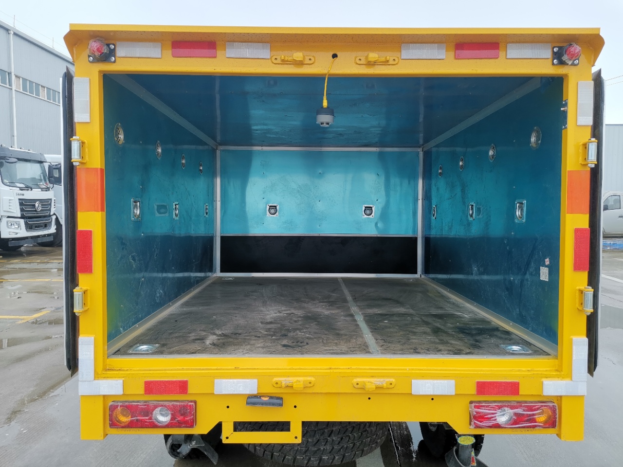 東風(fēng)皮卡四驅(qū)民爆器材運輸車
