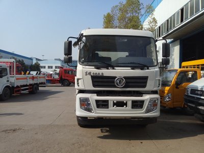 東風(fēng)6.1米液體廂式車