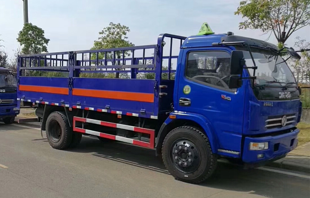 東風(fēng)6.5米氣瓶運(yùn)輸車