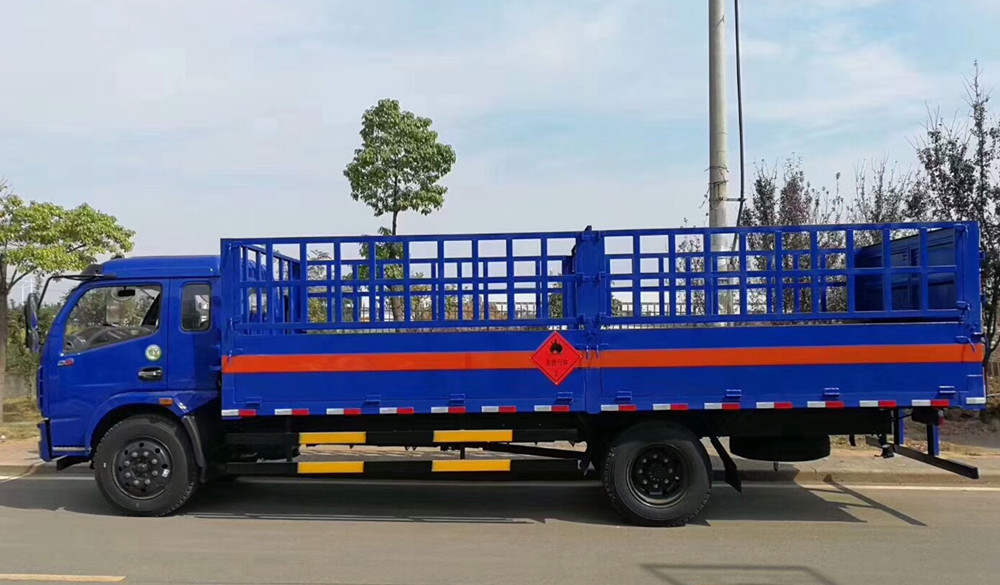 東風(fēng)6.5米氣瓶運(yùn)輸車