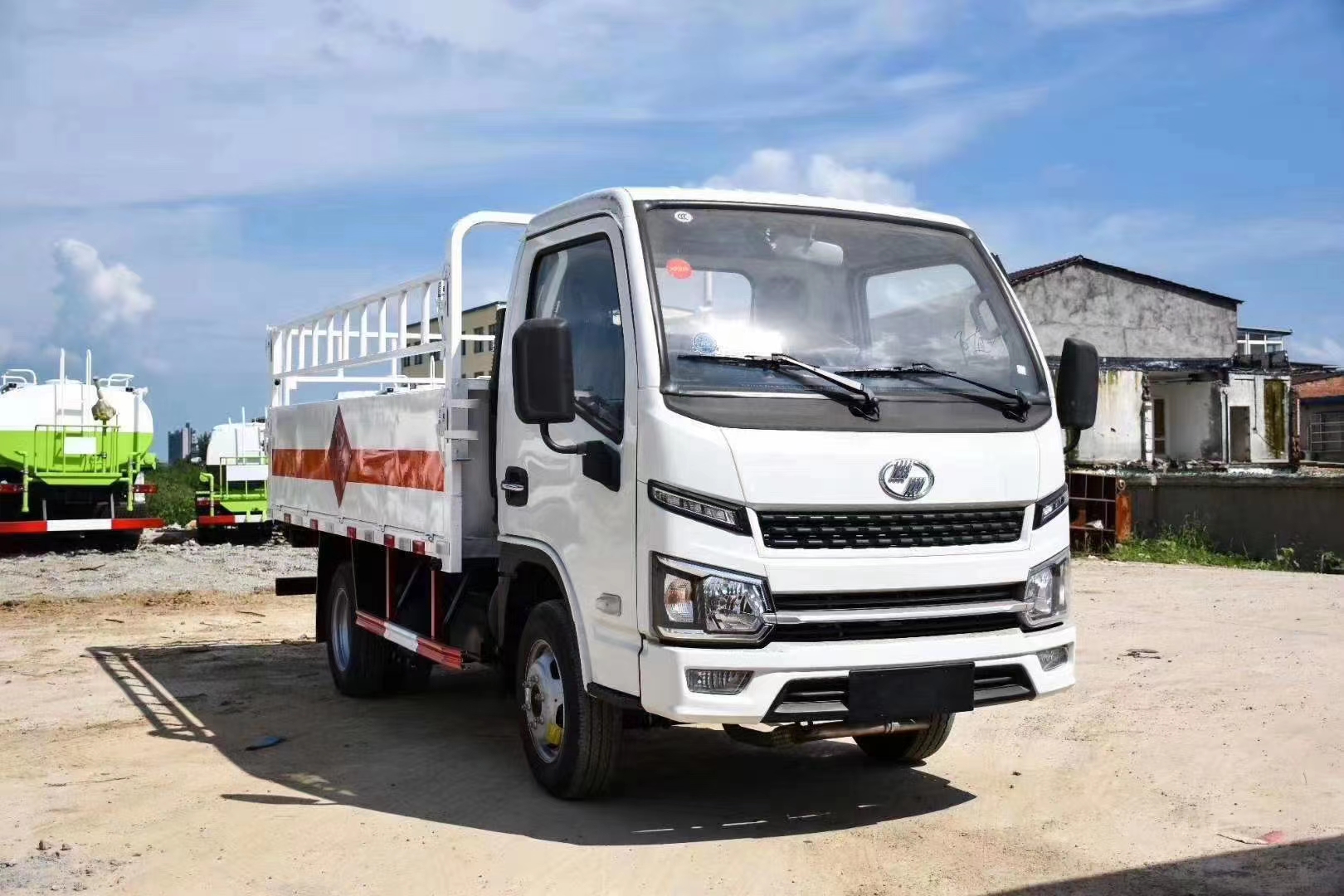 上汽躍進(jìn)柴油版氣瓶運(yùn)輸車