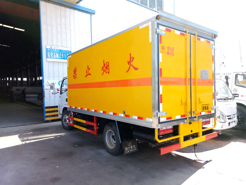 東風(fēng)多利卡4.1米雜項危險品廂式車