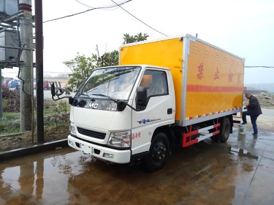 江鈴4.1米藍(lán)牌毒性感染性廂式車