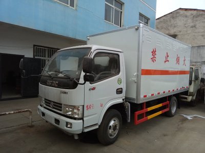 東風(fēng)多利卡藍(lán)牌4.1米毒性感染性廂式車