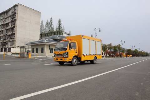 東風(fēng)多利卡救險車