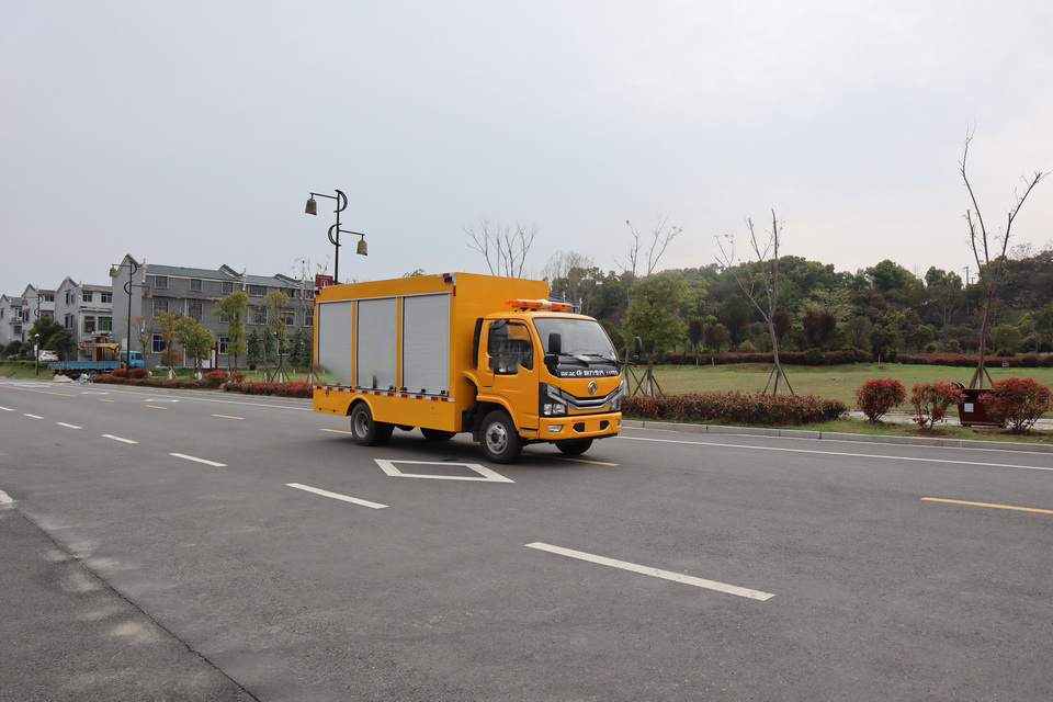 東風(fēng)多利卡救險(xiǎn)車
