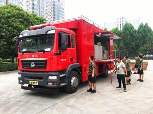 重汽汕德卡飲食保障車