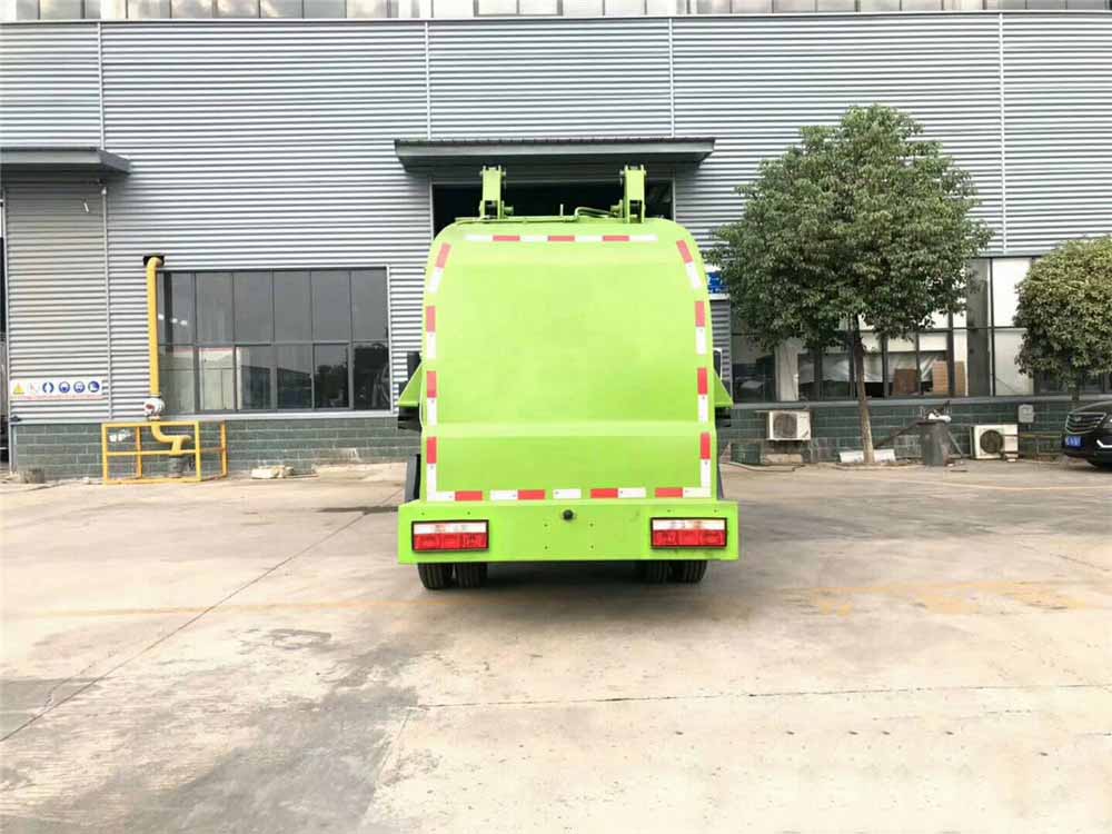 東風(fēng)D6/6方餐廚垃圾車