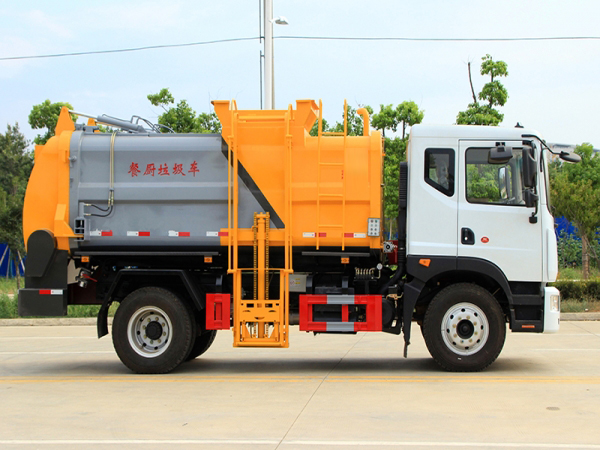 東風(fēng)D9廂式9.5方餐廚垃圾車