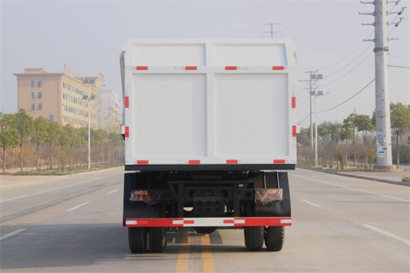 東風(fēng)D9/15方對(duì)接式垃圾車(chē)