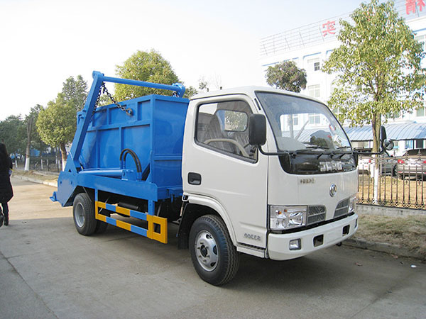 東風(fēng)多利卡4-5方擺臂垃圾車