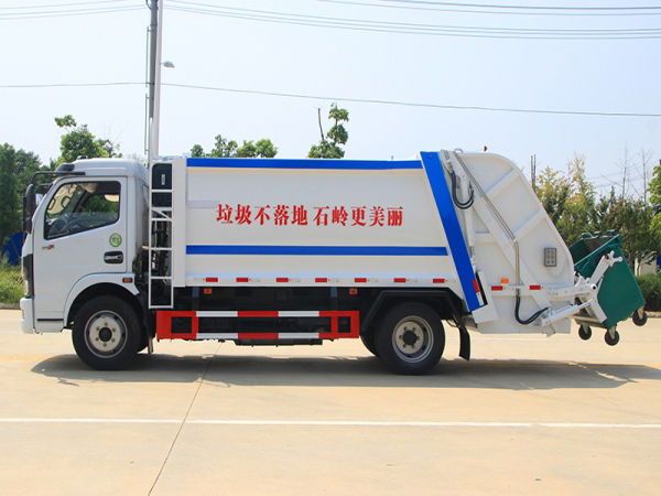 東風(fēng)大多利卡8方壓縮垃圾車