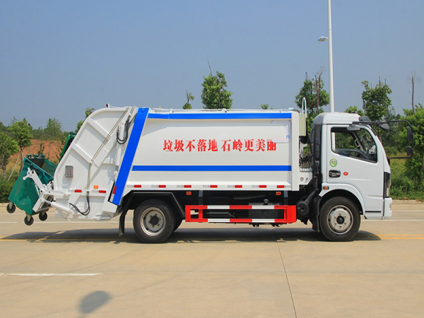 東風(fēng)大多利卡8方壓縮垃圾車