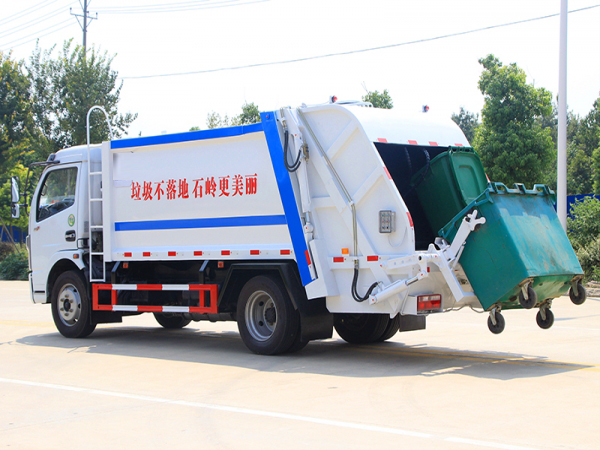東風(fēng)大多利卡8方壓縮垃圾車