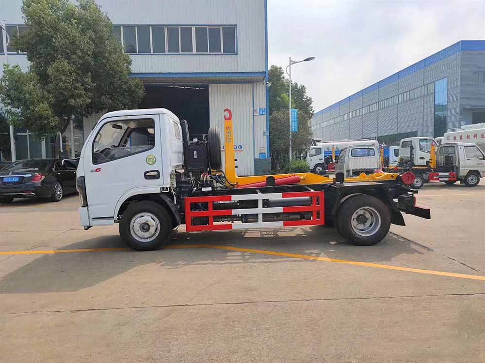 東風(fēng)多利卡D6/5方勾臂垃圾車