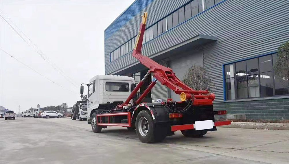 東風(fēng)天錦12方勾臂套臂垃圾車(chē)
