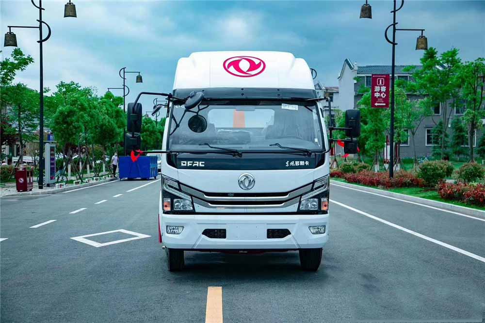 東風(fēng)多利卡D7勾臂垃圾車